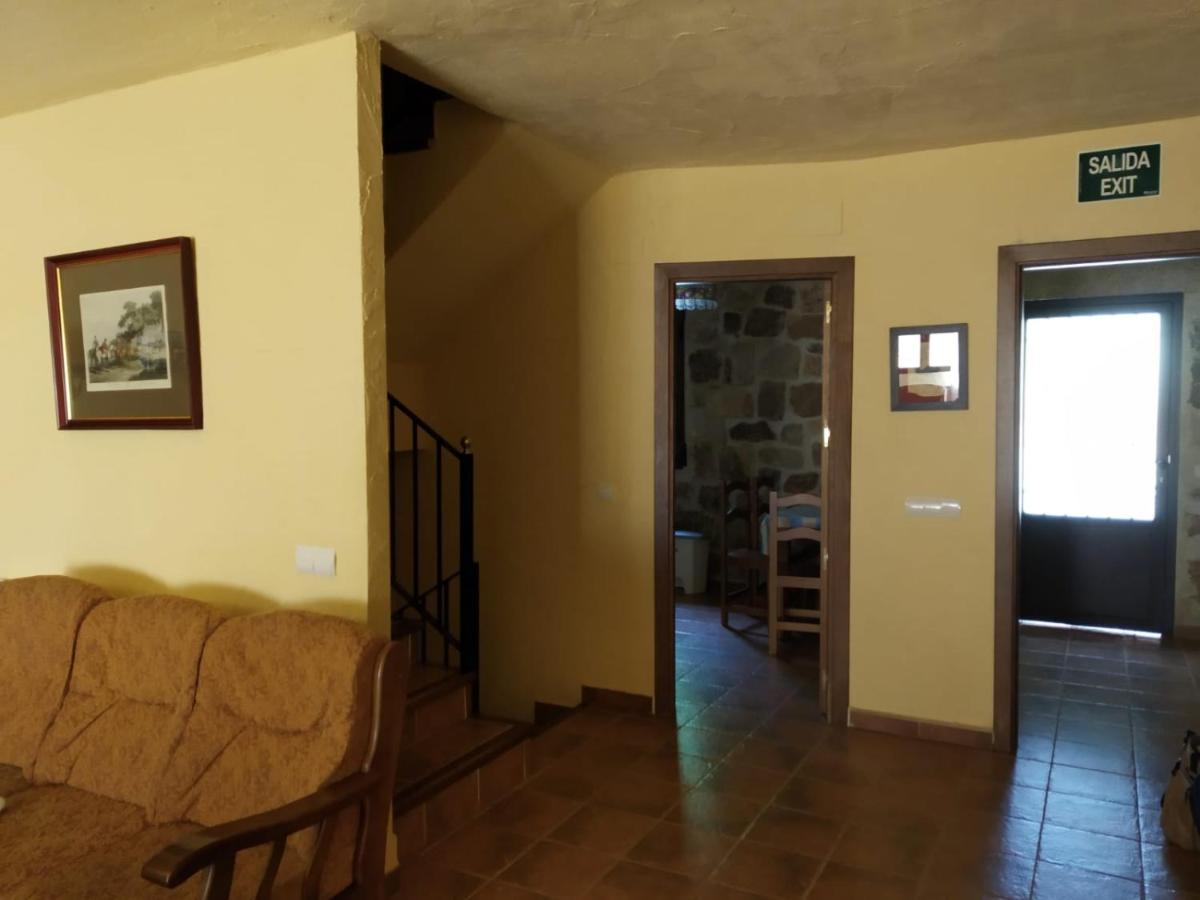 הוילה בורגונדו Viv. De Uso Turistico Fuente El Tejo - Casa Ana מראה חיצוני תמונה